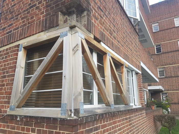 Exterior window buttressing